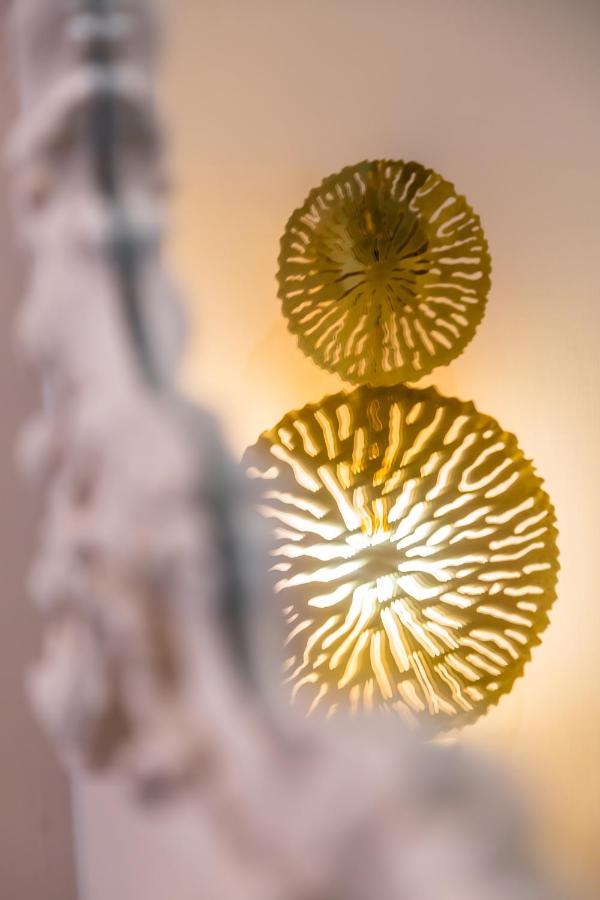 Golden Shell At Historical Center By Napoliapartments ภายนอก รูปภาพ