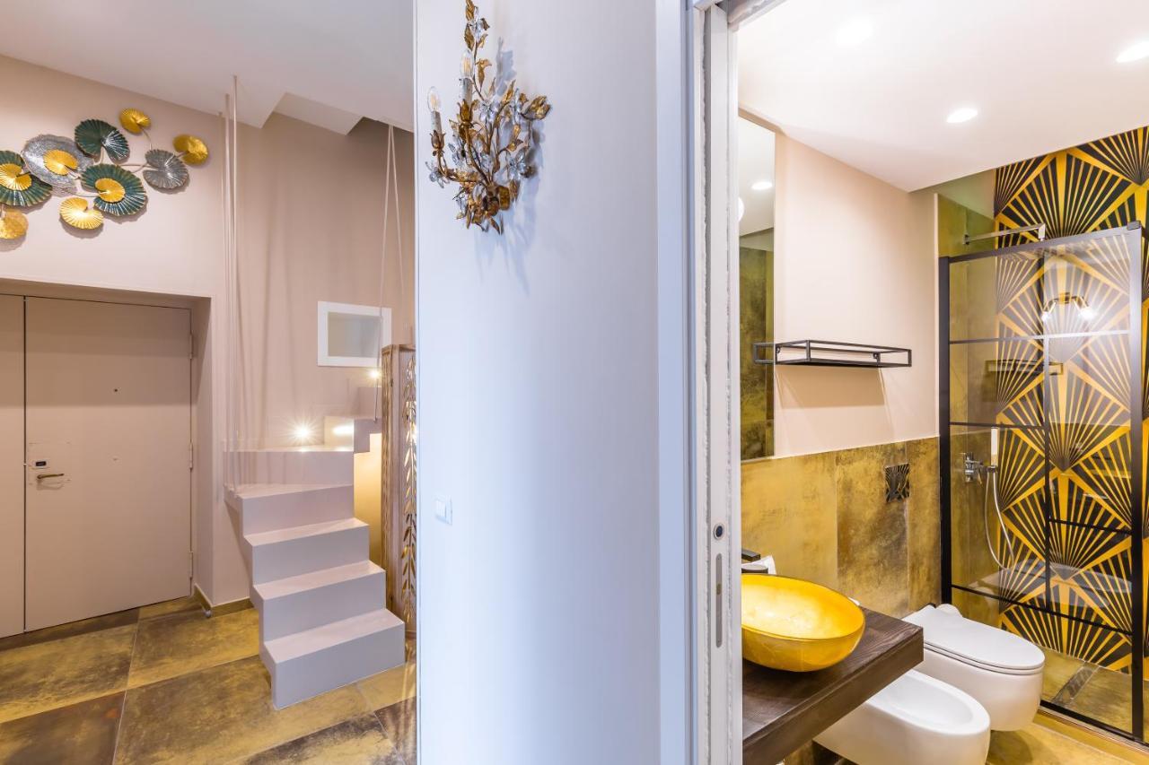 Golden Shell At Historical Center By Napoliapartments ภายนอก รูปภาพ